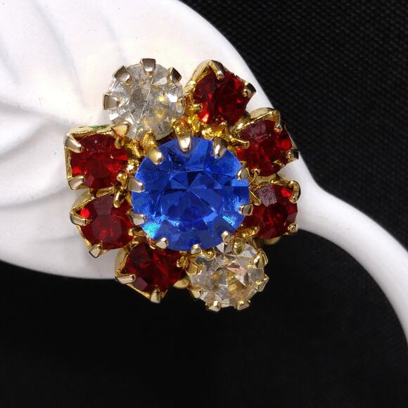 Vintage Lisner Red Blue Patriotic Earrings, Rhinestones Clips, 1950s - Picture 2 of 10